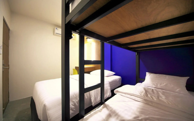 Tuk Tuk Hostel