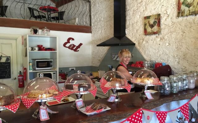 Mellers of Auburn Cafe and Accommodation