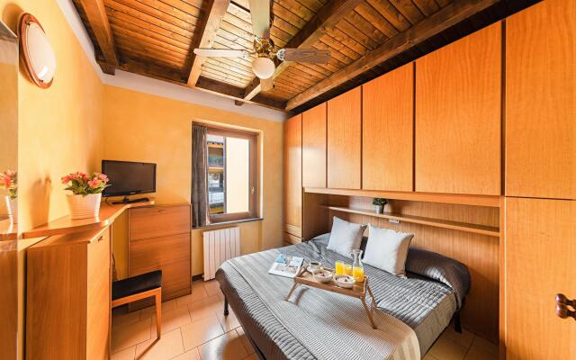 I Girasoli C14 Apartment by Wonderful Italy