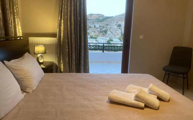 The high level Villa with amazing views 5'from falassarna!