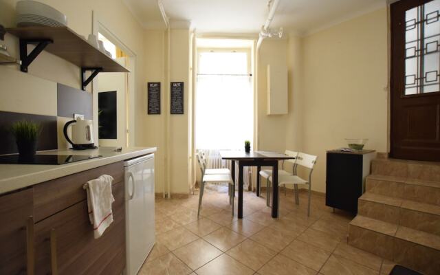 Budget Apartment by Hi5 - Révai köz