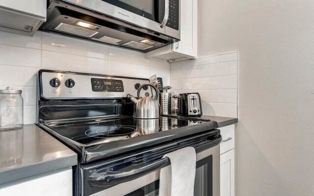 D030 2 Bedroom Apartment By Senstay