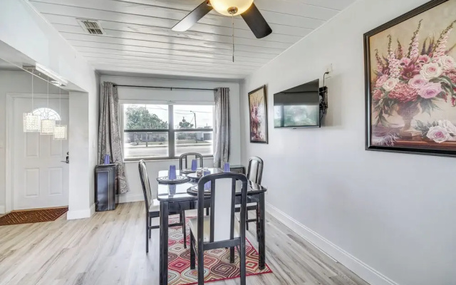 Melbourne Vacation Rental ~ 5 Mi to Beaches!