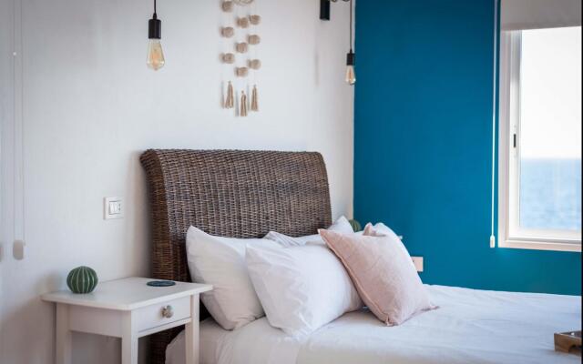 Luminous loft apartment next to the Atlantic Ocean