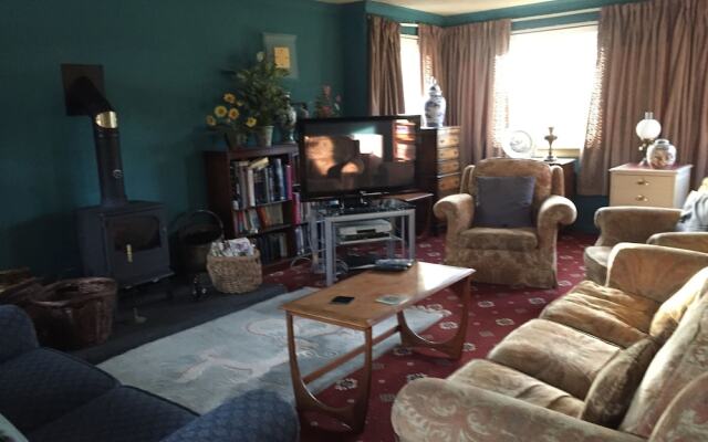 Lowri Cottage Hotel
