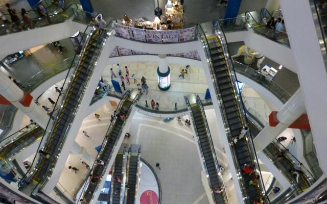 Cozy Studio Walk to BTS Free Wi-Fi Great Location