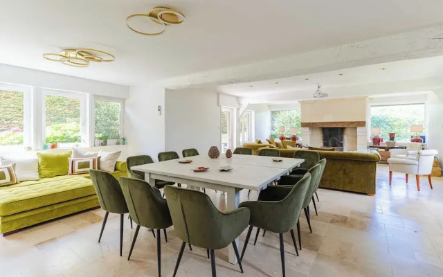 Haven of Peace With Heated Pool and Garden