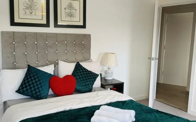 Charming 3-bed Apartment in London