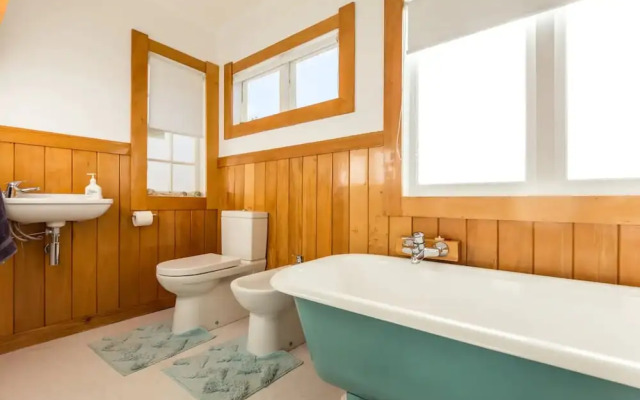 3 Bedroom Family Home With Harbour Views in Westmere