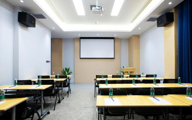 Lavande Hotels（Changde Lixian Branch）