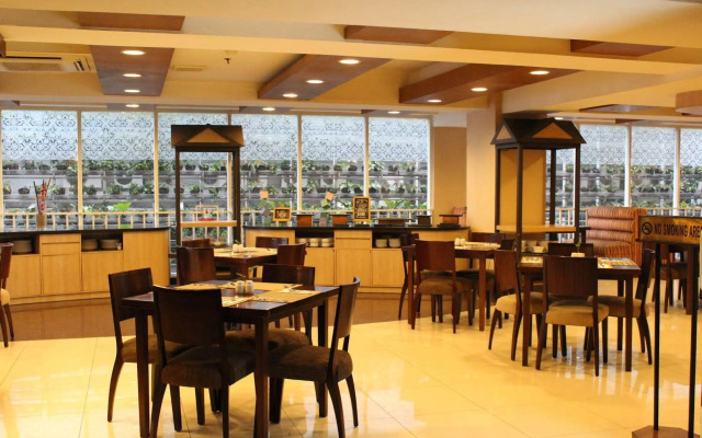 Anggrek Shopping Hotel