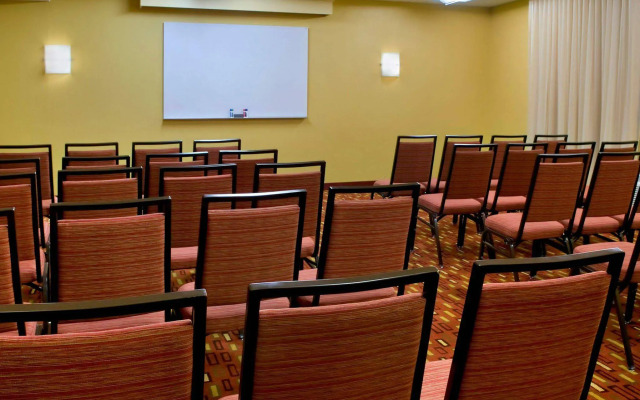 Courtyard by Marriott Lincroft Red Bank