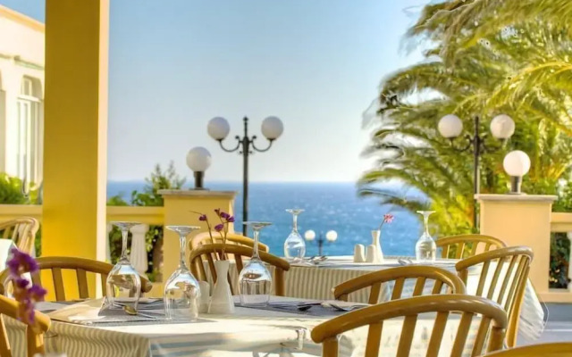 Arion Palace