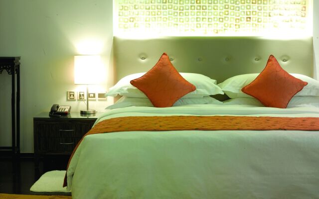 Luxemon Xinjiang Hongfu Hotel
