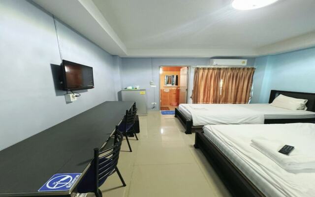 OYO 75506 Ratchapruek Apartment Suphanburi