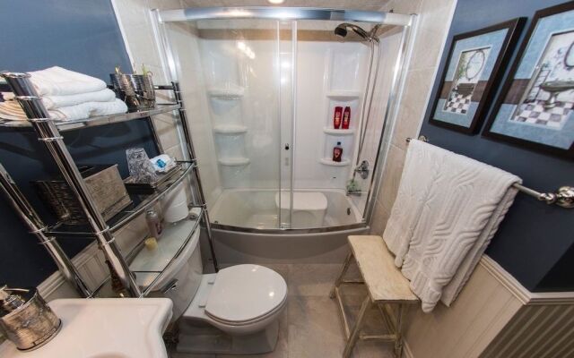 Moonstone Manor Bed & Breakfast