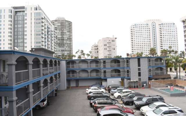 Travelodge by Wyndham Long Beach Convention Center
