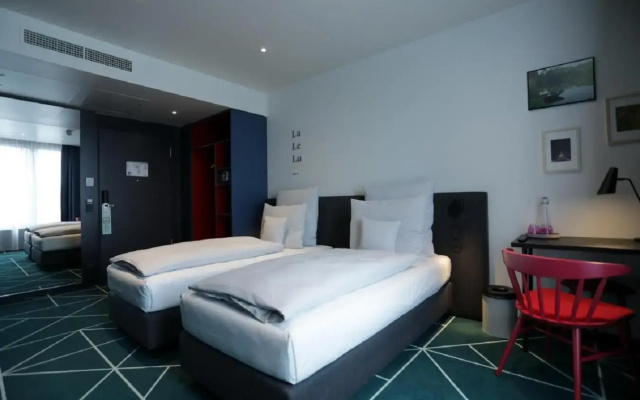 sander Hotel
