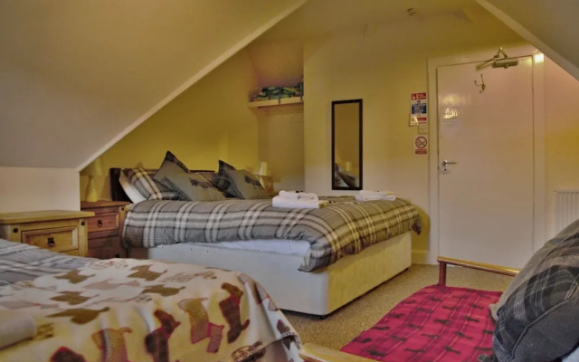 The Hopetoun Arms Hotel