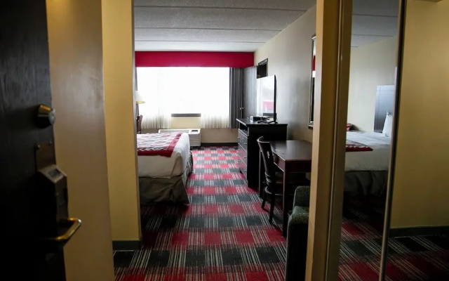 Albany Plaza Hotel