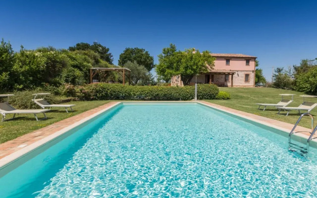 Belvilla by OYO Villa Fufi