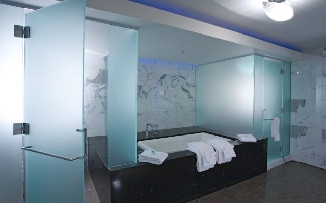 Le Merigot Hotel