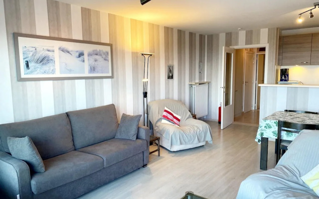 Apartment in Nieuwpoort by the Beach