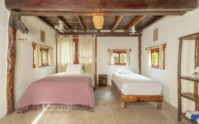 Yaxchen Tulum Cabañas & Cenote
