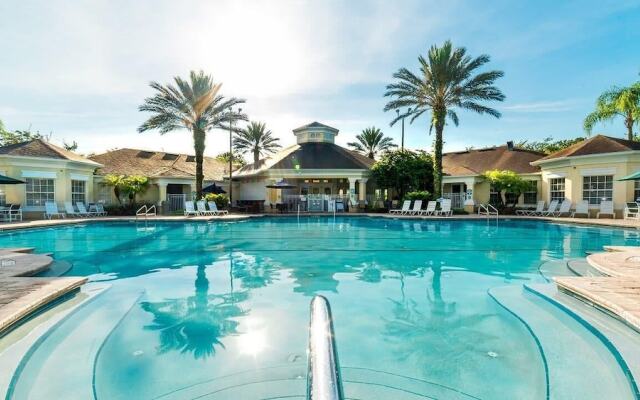8147 fan Palm way