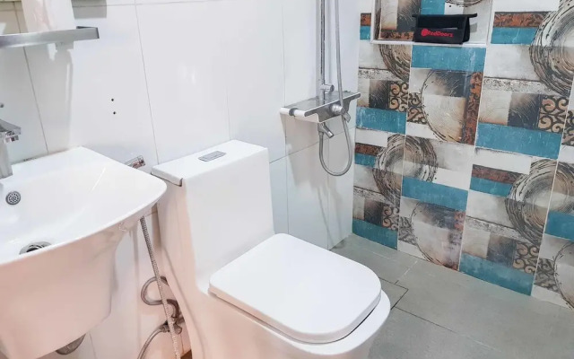 RedDoorz Plus near Holy Name University Medical Center