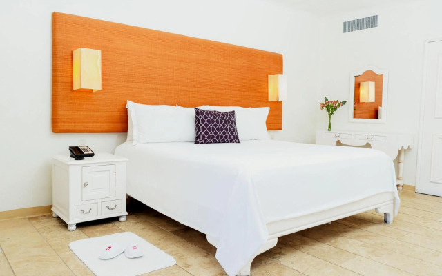 Camino Real Zaashila Huatulco