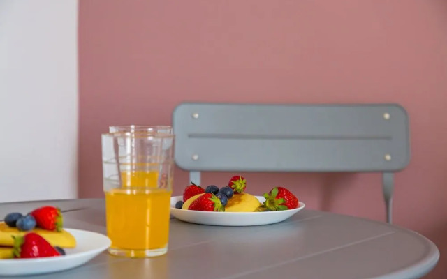 Maria's Bright Flats at the Cathedral