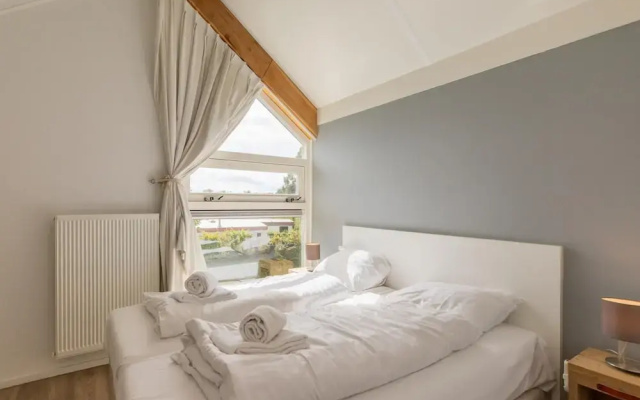 Enjoy Luxury and Comfort in Holiday Villa Kavel 10