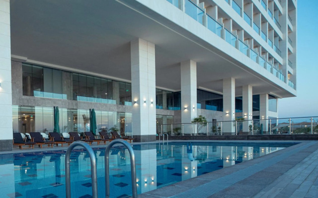 Waves Umluj Hotel