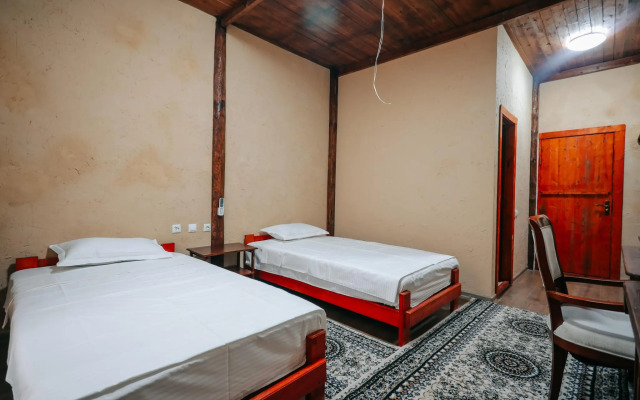 Sultan Kyzyl-Kia (Султан Кызыл-Кия)