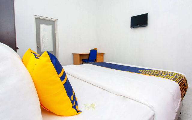 SPOT ON 2830 Azka Guest House Syariah – Guest Rooms – Cilacap