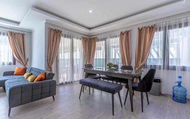 Cozy 2 Bedroom Apartment