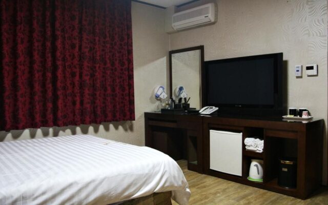 High Valley Hotel