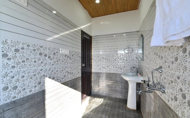 Heaven Touch By OYO Rooms