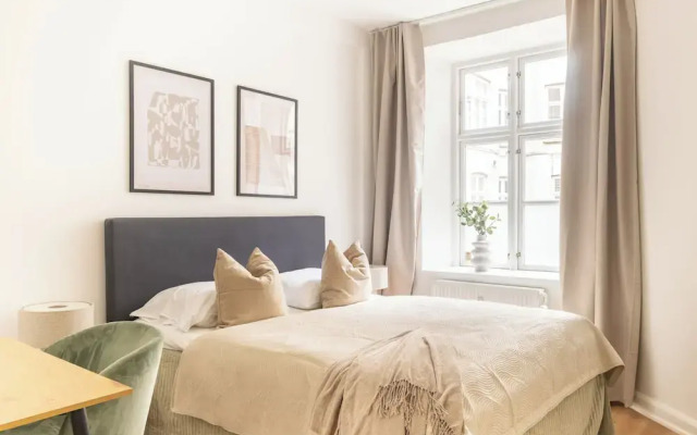 Sanders Noble - Fantastic 5-bdr Apt in the Capital