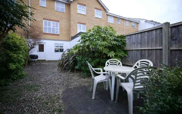 The Guildford Getaway - 3bdr With Garden