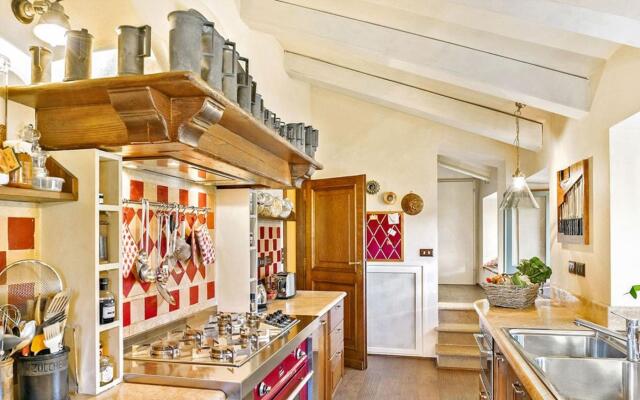 Independent Villa With 12 Beds-villa Aiola