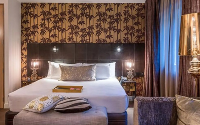 Museum Apartment Hotel, Independent Collection by EVT