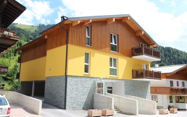 Modern Apartment In Salzburg With Balcony