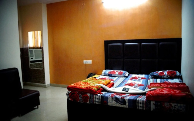 Goroomgo Alfa Charbhag Lucknow