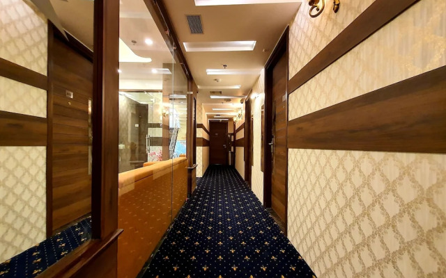 Hotel Makhan Residency