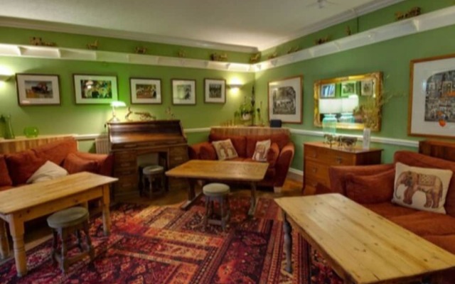 Wynnstay Hotel