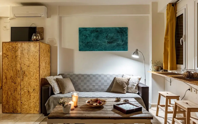 Downtown Central Suite With Private Parking