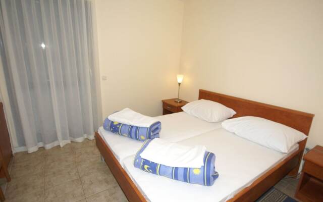 Tidy Apartment with Ac, Just 12 Km. From Sibenik