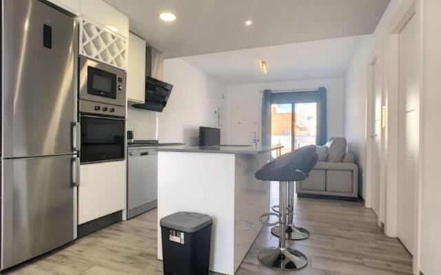New Modern Immaculate 2 Bed 6 guestApartment Bobby